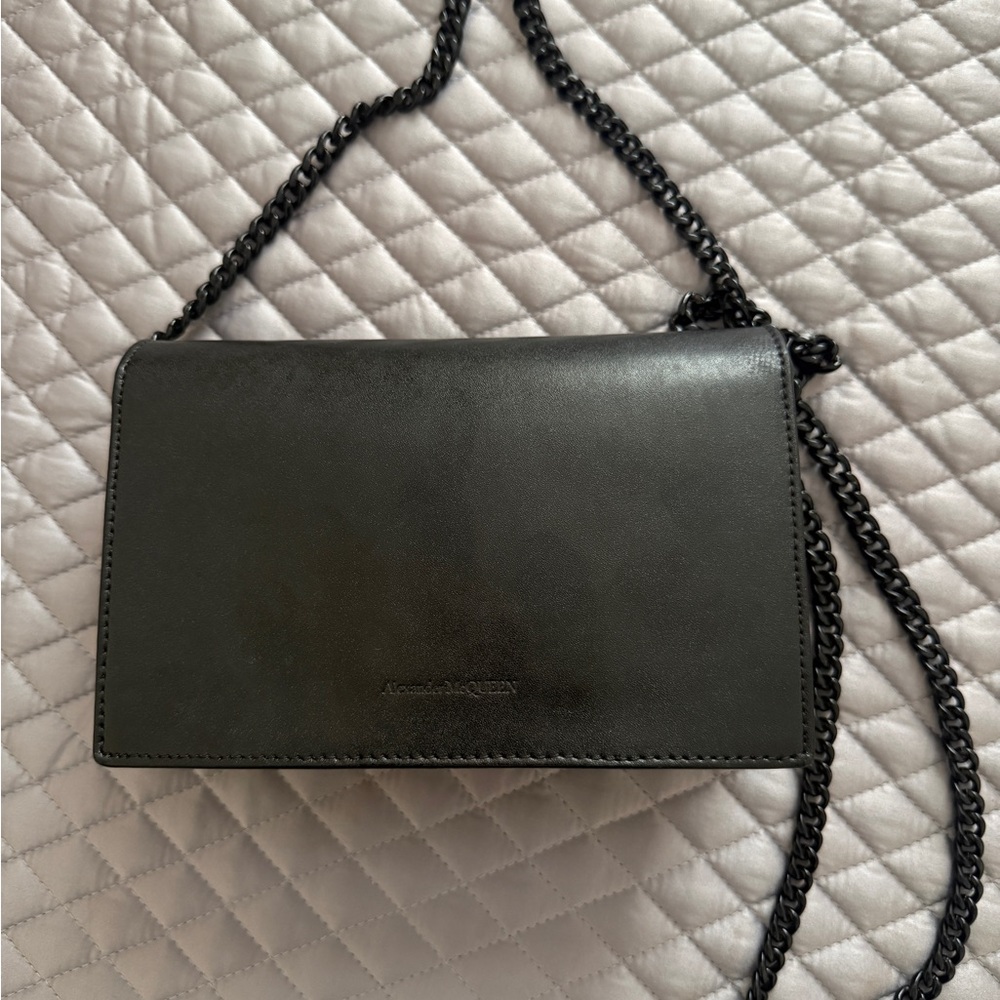 Alexander McQueen The Small Skull Leather Bag - Picture 4 of 9